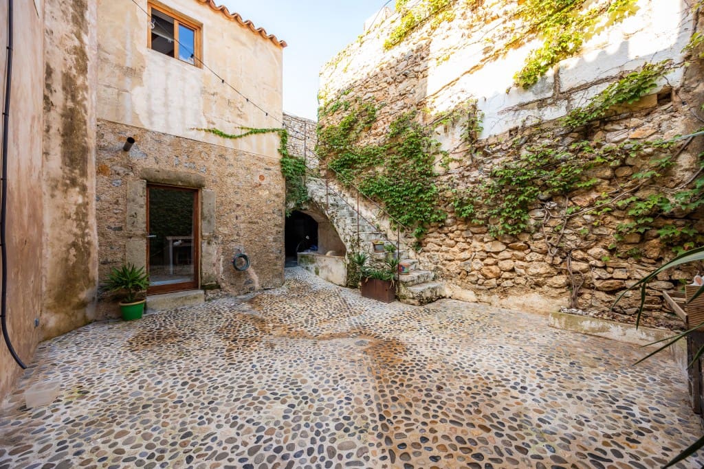 3 bedroom Villa for sale in Arta - € 860,000 (Ref: 9322561)