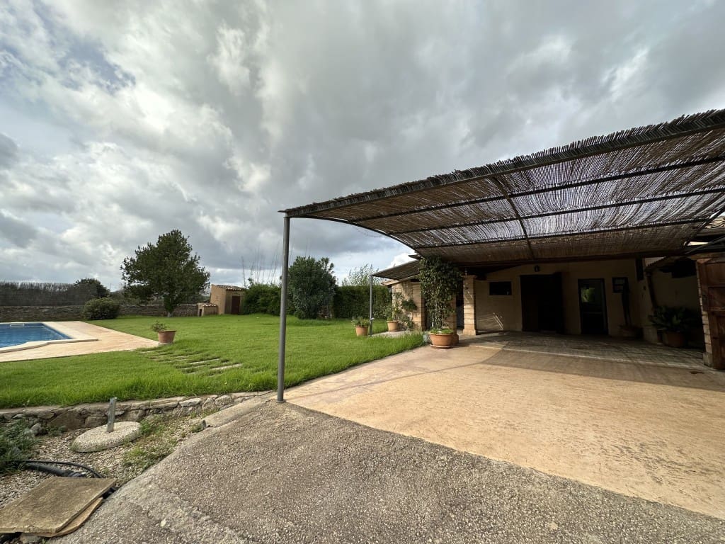 2 bedroom Finca/Country House for rent in Arta with pool - € 2,500 (Ref: 9526328)