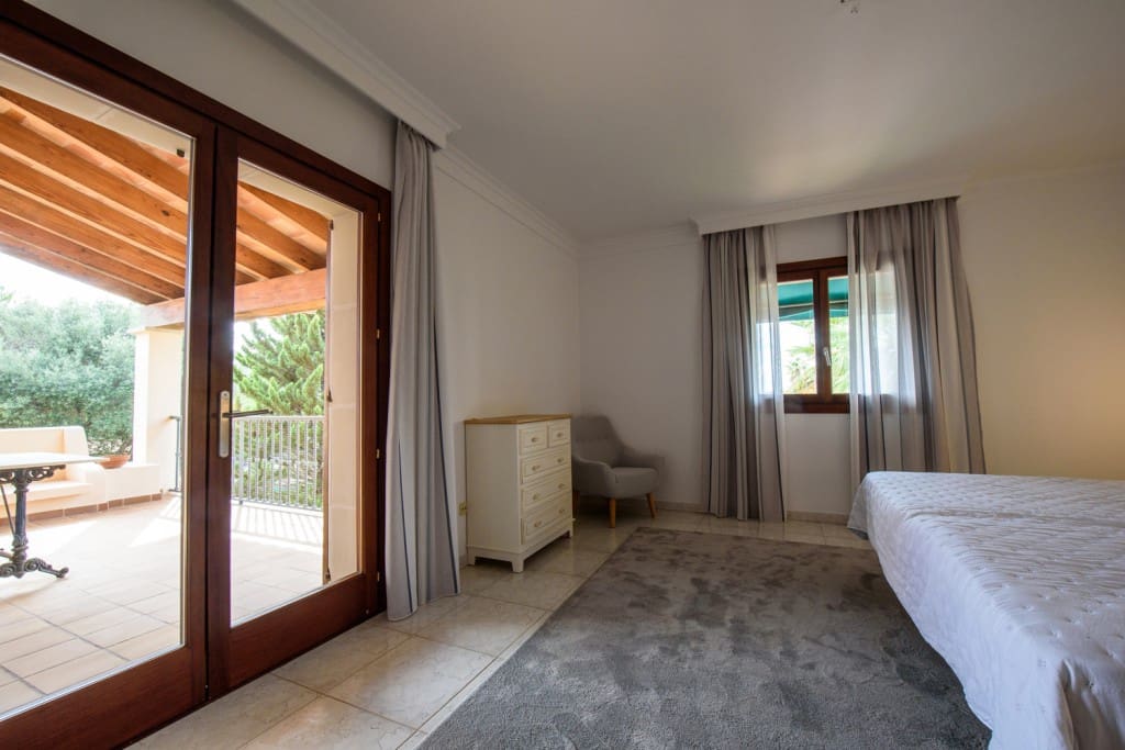 3 quarto Moradia para venda em Portocristo / Port de Manacor com piscina - 1 590 000 € (Ref: 9535582)