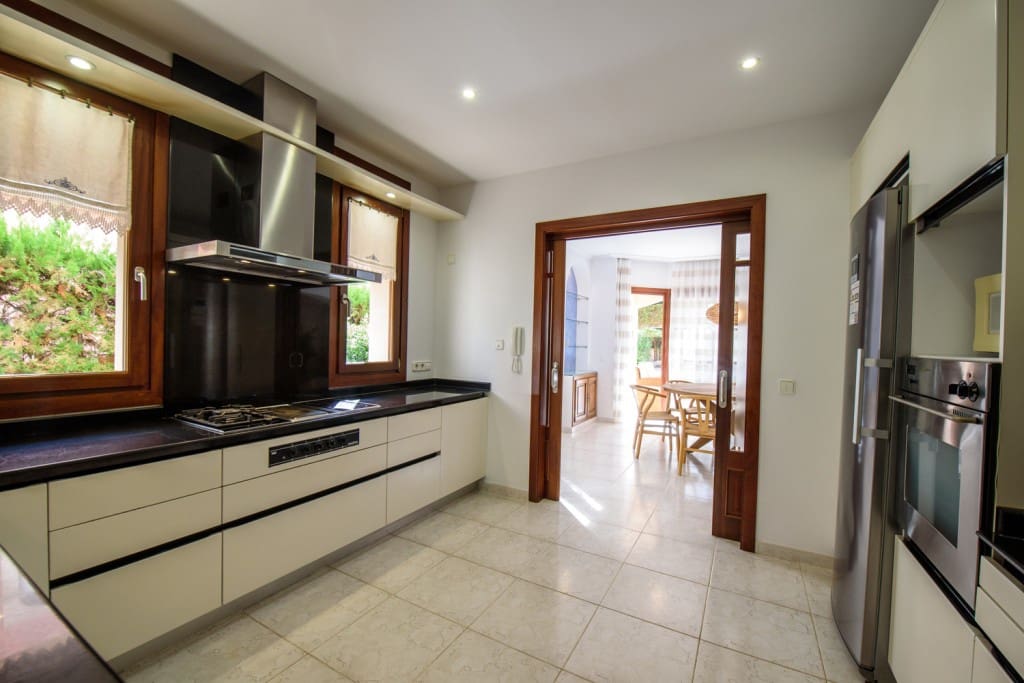 3 quarto Moradia para venda em Portocristo / Port de Manacor com piscina - 1 590 000 € (Ref: 9535582)