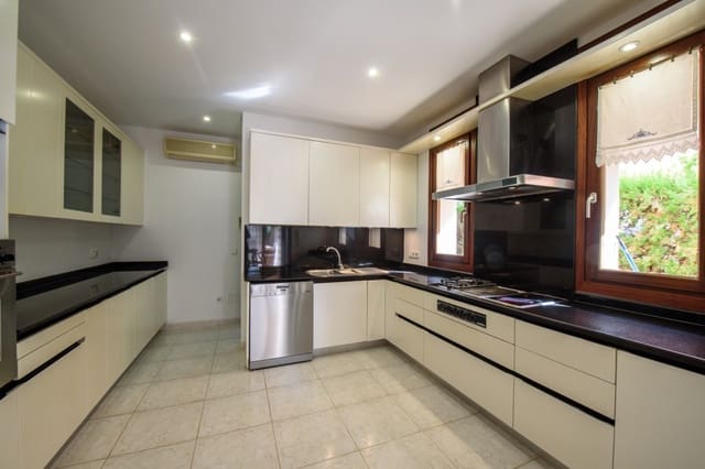 3 quarto Moradia para venda em Portocristo / Port de Manacor, Manacor com piscina - 1 590 000 € (Ref: 9535582)