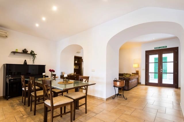 5 bedroom Townhouse for rent in Capdepera with pool - € 2,900 (Ref: 9555233)