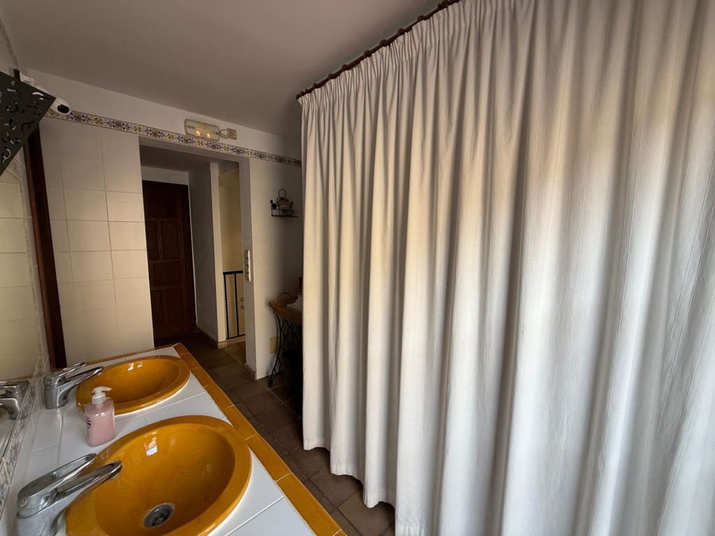 Comercial para venda em Capdepera - 239 000 € (Ref: 9568107)