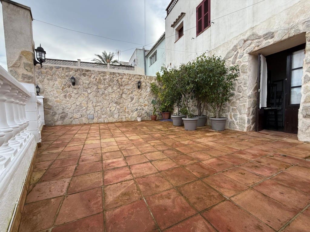 Comercial para venda em Capdepera - 239 000 € (Ref: 9568107)