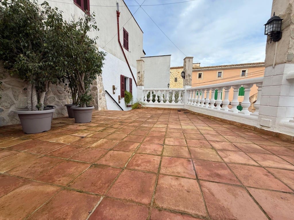 Comercial para venda em Capdepera - 239 000 € (Ref: 9568107)