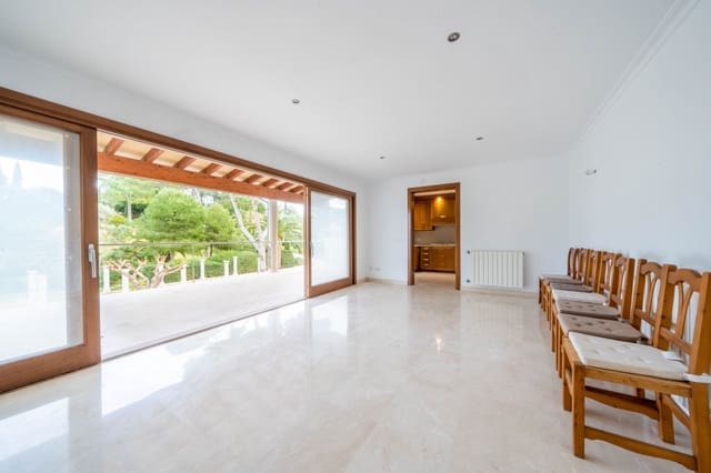 5 soveværelse Villa til salg i Cala Ratjada, Capdepera - € 1.350.000 (Ref: 9570770)