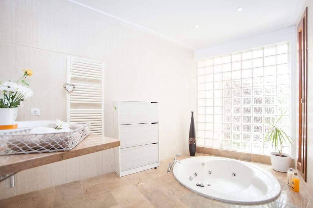 3 bedroom Finca/Country House for rent in Arta with pool garage - € 3,000 (Ref: 9694855)