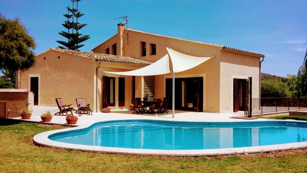 3 bedroom Finca/Country House for rent in Arta with pool garage - € 3,000 (Ref: 9694855)