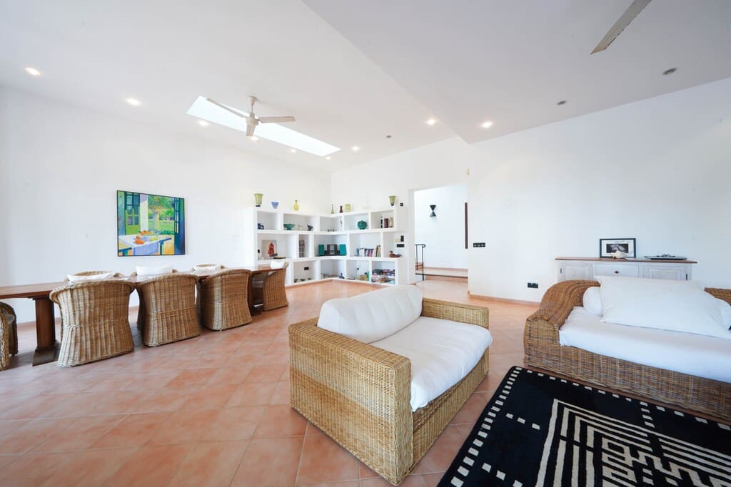 4 bedroom Villa for sale in Costa de los Pinos with pool - € 4,100,000 (Ref: 9735370)