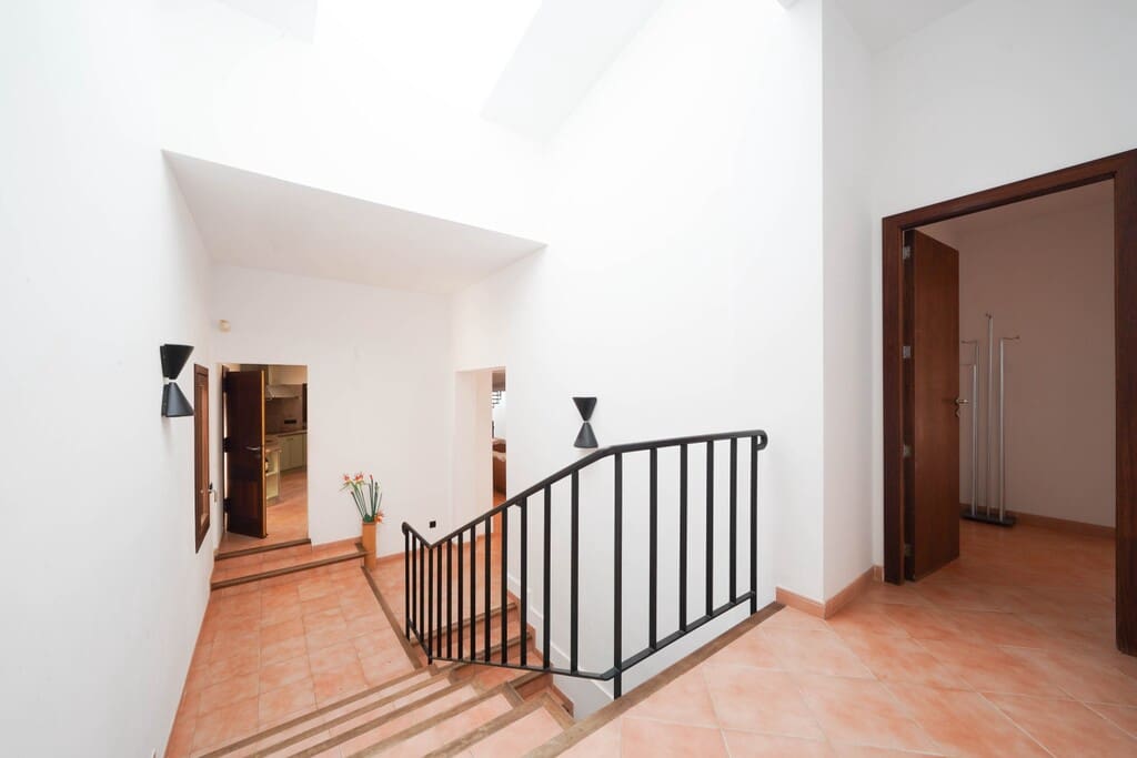 4 bedroom Villa for sale in Costa de los Pinos with pool - € 4,100,000 (Ref: 9735370)