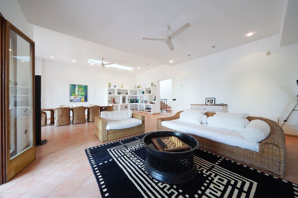 4 bedroom Villa for sale in Costa de los Pinos with pool - € 4,100,000 (Ref: 9735370)