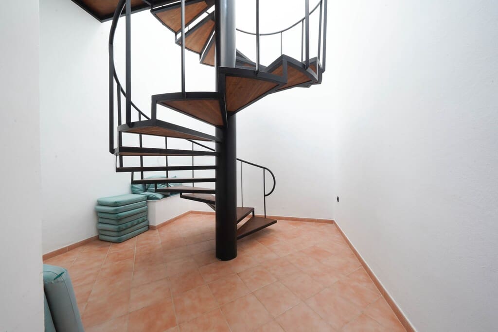 4 bedroom Villa for sale in Costa de los Pinos with pool - € 4,100,000 (Ref: 9735370)