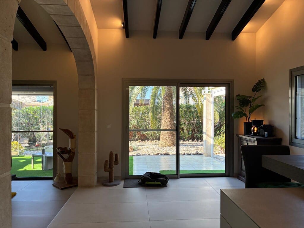 3 bedroom Villa for sale in Cala Millor - € 925,000 (Ref: 9738369)