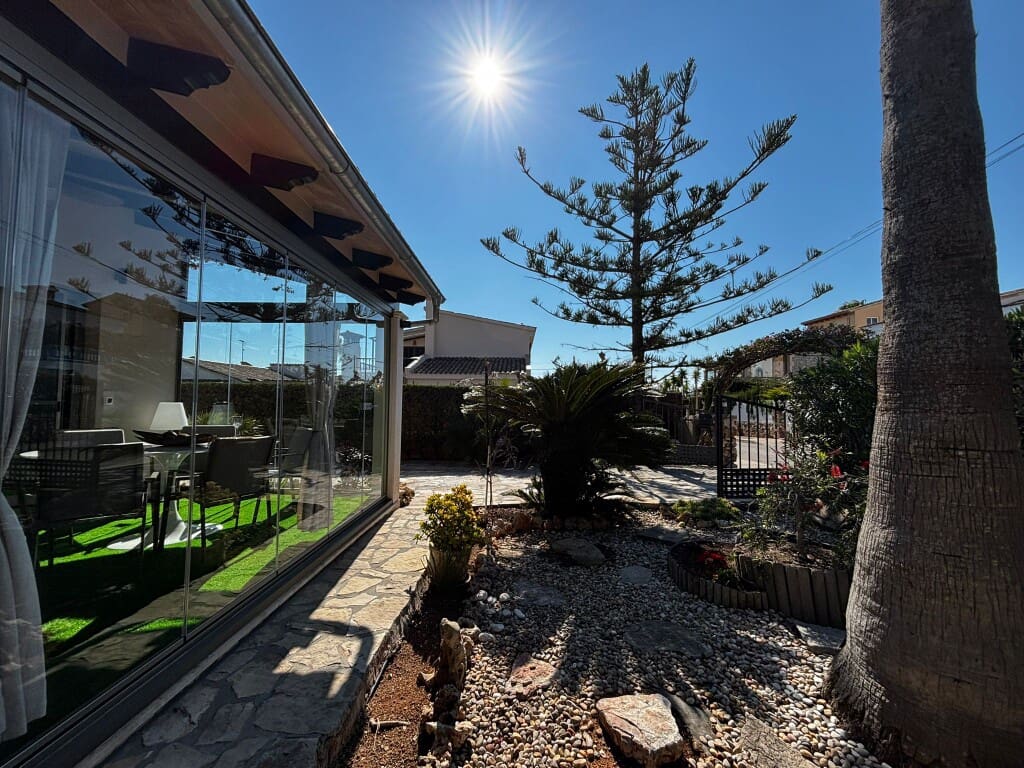 3 bedroom Villa for sale in Cala Millor - € 925,000 (Ref: 9738369)