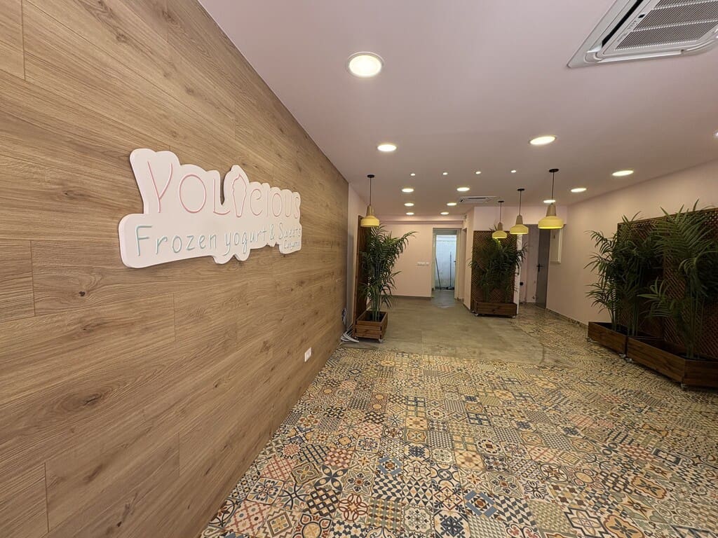 Commercial for sale in Canyamel - € 180,000 (Ref: 9777836)