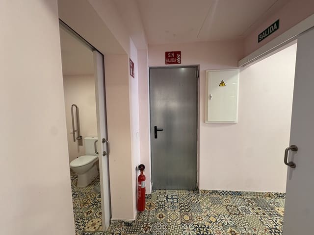 Kommersiell til salgs i Canyamel, Capdepera - € 180 000 (Ref: 9777836)