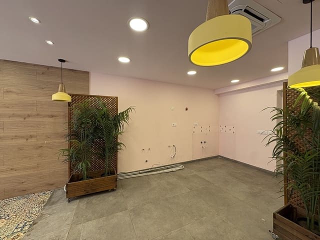 Kommersiell til salgs i Canyamel, Capdepera - € 180 000 (Ref: 9777836)