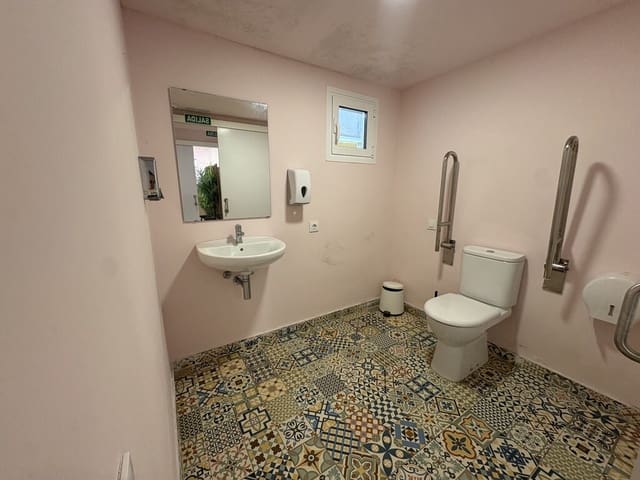 Kommersiell til salgs i Canyamel, Capdepera - € 180 000 (Ref: 9777836)