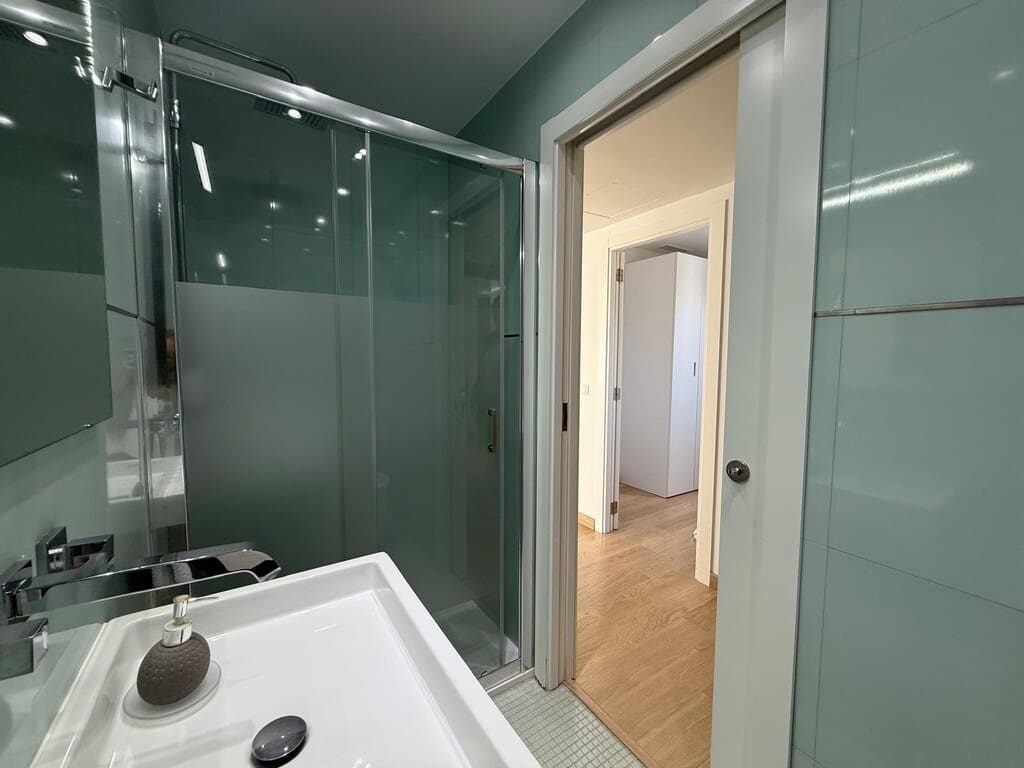 2 quarto Apartamento para arrendar em Cala Millor com piscina - 2 800 € (Ref: 9786771)