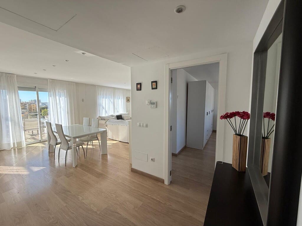 2 quarto Apartamento para arrendar em Cala Millor com piscina - 2 800 € (Ref: 9786771)