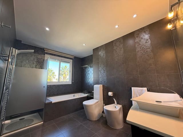 2 quarto Apartamento para arrendar em Cala Millor, Son Servera com piscina - 2 800 € (Ref: 9786771)