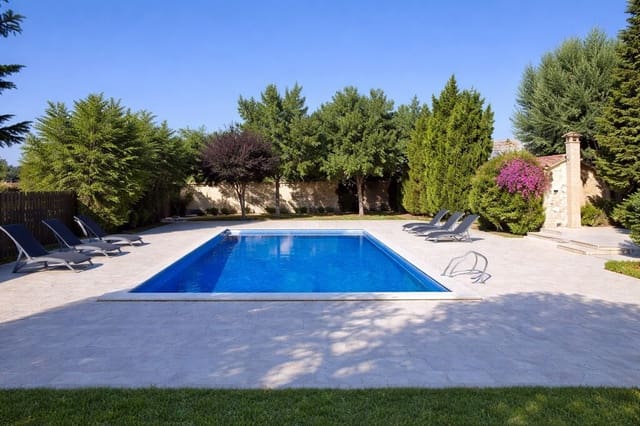 Finca/Maison de Campagne de 4 chambres à louer à Artà avec piscine - 2 500 € (Ref: 9788244)