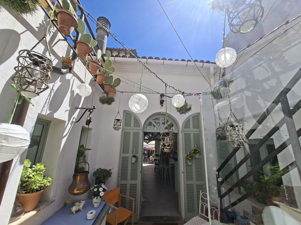 Restaurant/Bar à louer à Arta - 2 100 € (Ref: 9788245)