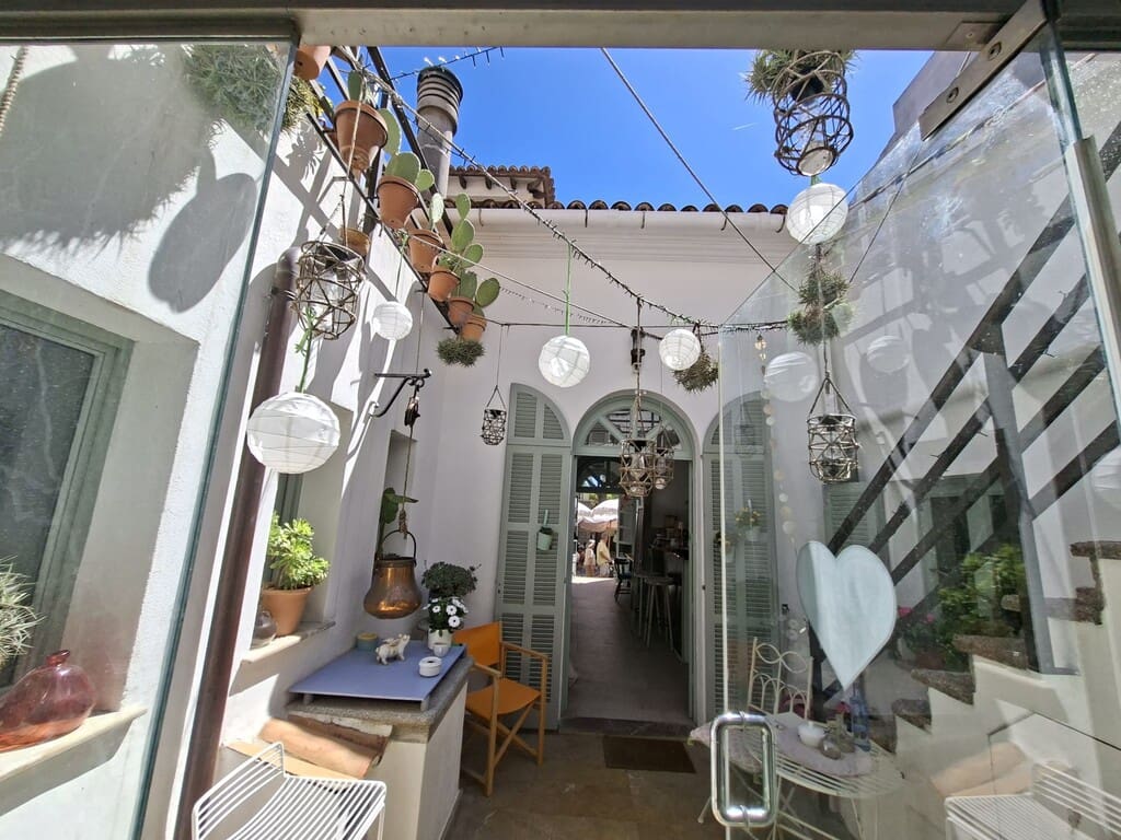 Restaurant/Bar à louer à Arta - 2 100 € (Ref: 9788245)