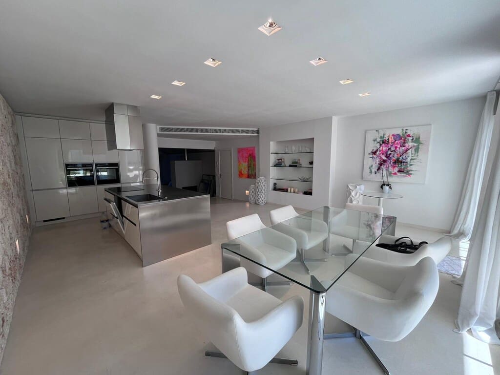 3 sypialnia Apartament na sprzedaż w Portocristo / Port de Manacor z basenem - 799 000 € (Ref: 9805303)