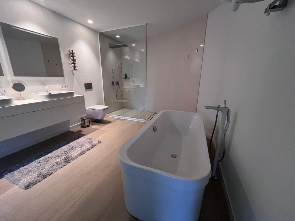 3 sypialnia Apartament na sprzedaż w Portocristo / Port de Manacor z basenem - 799 000 € (Ref: 9805303)