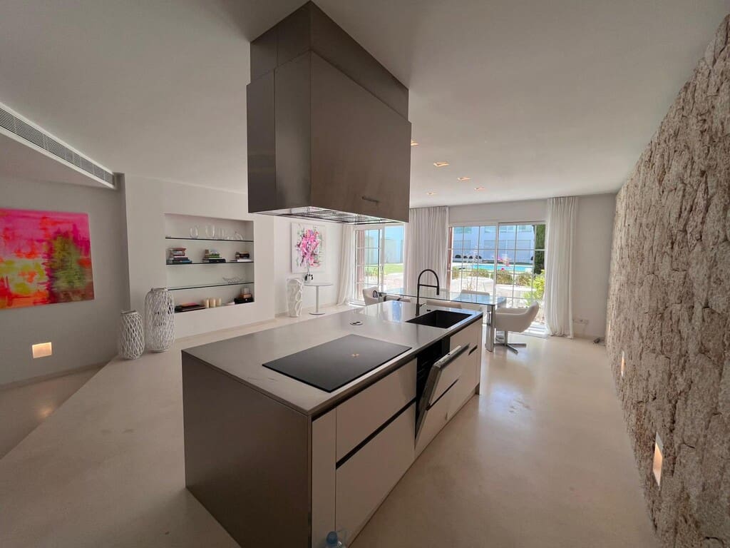 3 sypialnia Apartament na sprzedaż w Portocristo / Port de Manacor z basenem - 799 000 € (Ref: 9805303)