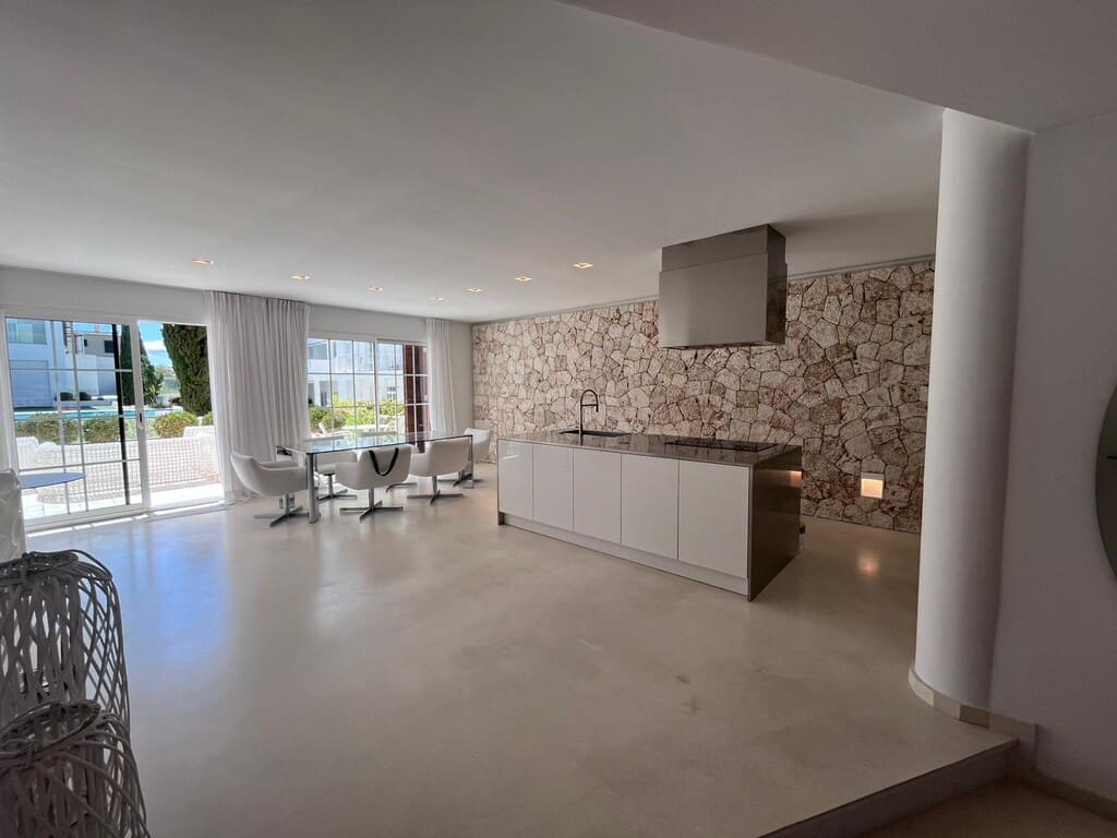 3 sypialnia Apartament na sprzedaż w Portocristo / Port de Manacor z basenem - 799 000 € (Ref: 9805303)