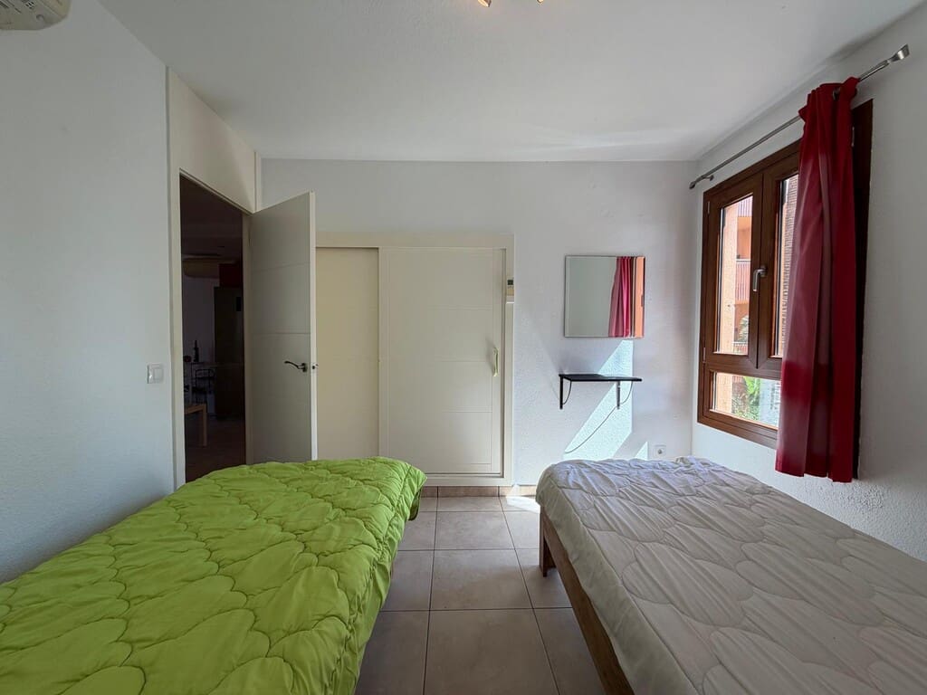 2 bedroom Apartment for rent in Cala Bona with pool - € 1,500 (Ref: 9880732)