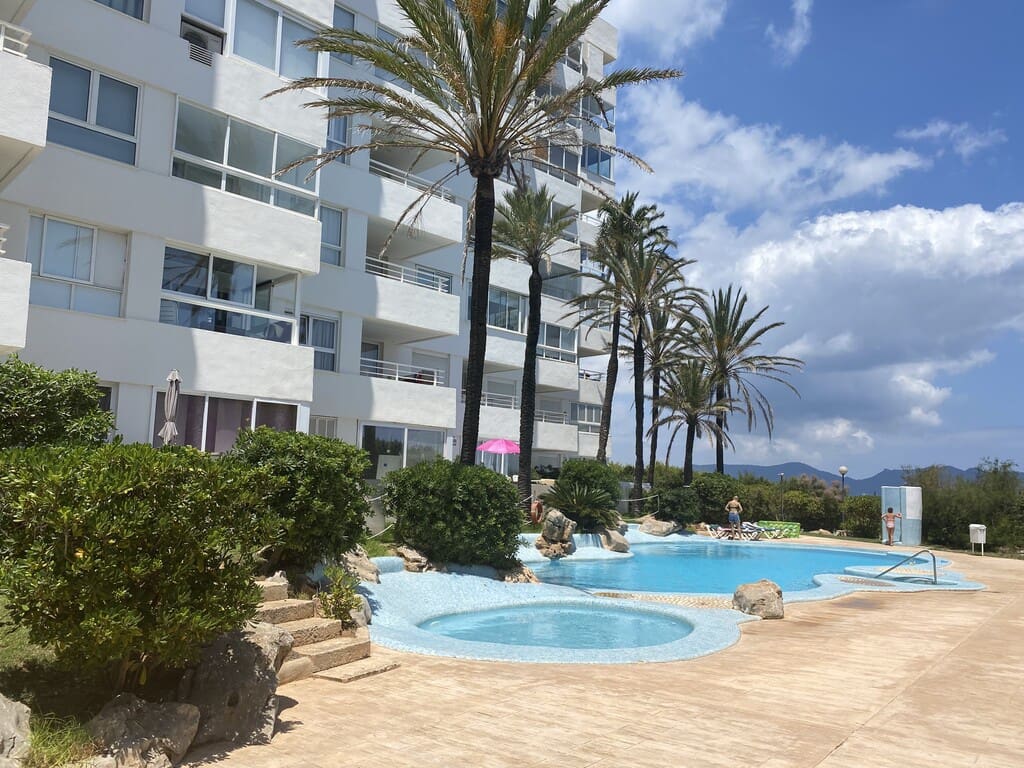 2 sovrum Lägenhet att hyra i Cala Millor med pool - 1 500 € (Ref: 9924267)