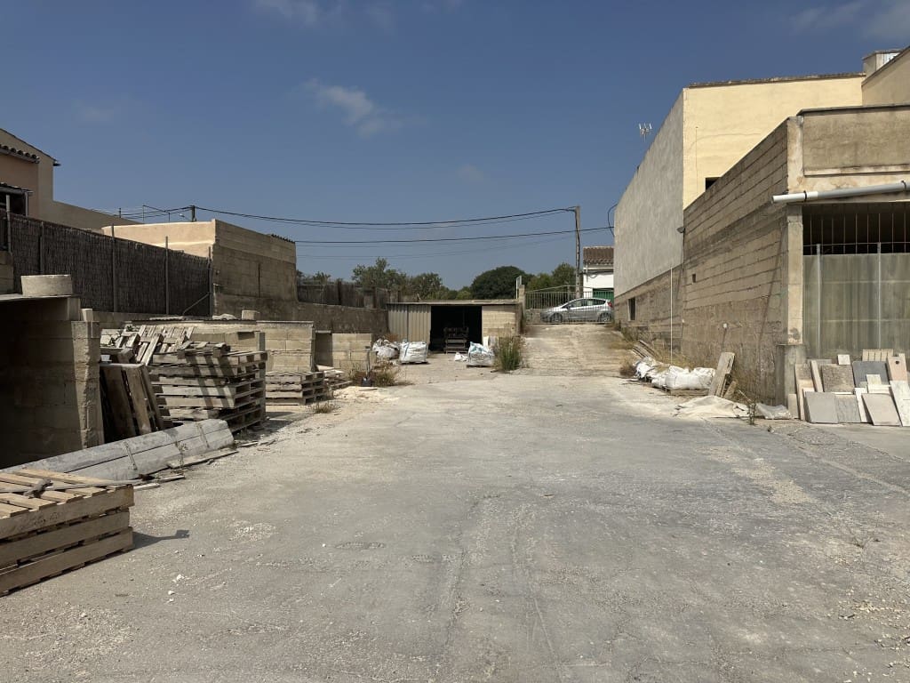 Commercieel te koop in Arta - € 750.000 (Ref: 9966303)