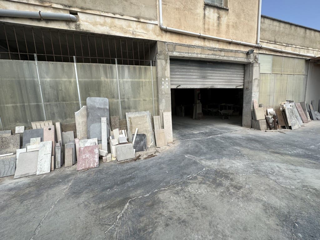 Commercieel te koop in Arta - € 750.000 (Ref: 9966303)
