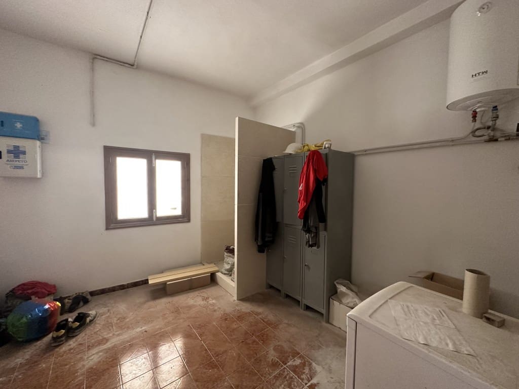 Commercieel te koop in Arta - € 750.000 (Ref: 9966303)