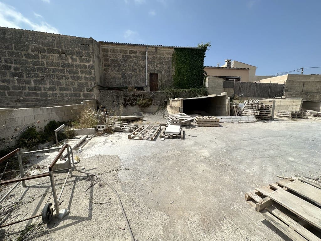 Commercieel te koop in Arta - € 750.000 (Ref: 9966303)