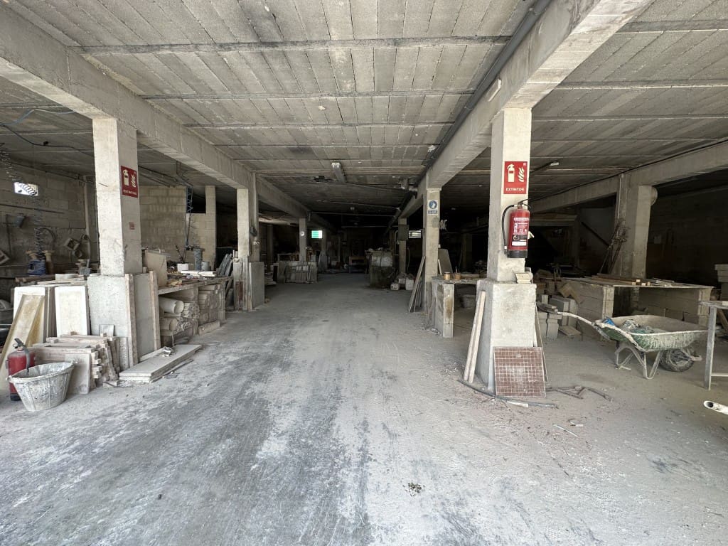 Commercieel te koop in Arta - € 750.000 (Ref: 9966303)