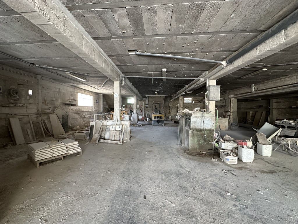 Commercieel te koop in Arta - € 750.000 (Ref: 9966303)