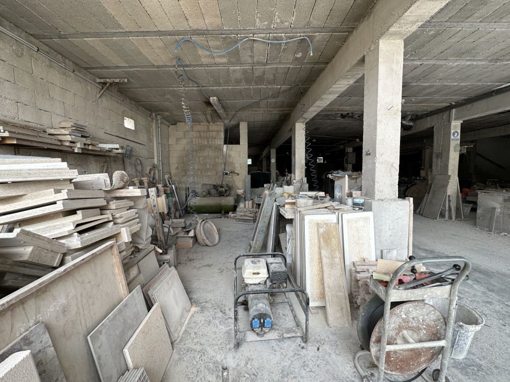 Commercieel te koop in Arta - € 750.000 (Ref: 9966303)