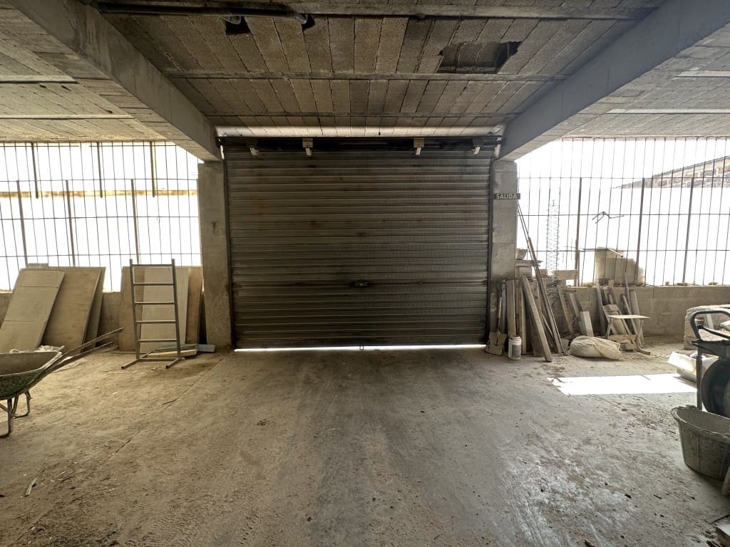 Commercieel te koop in Arta - € 750.000 (Ref: 9966303)