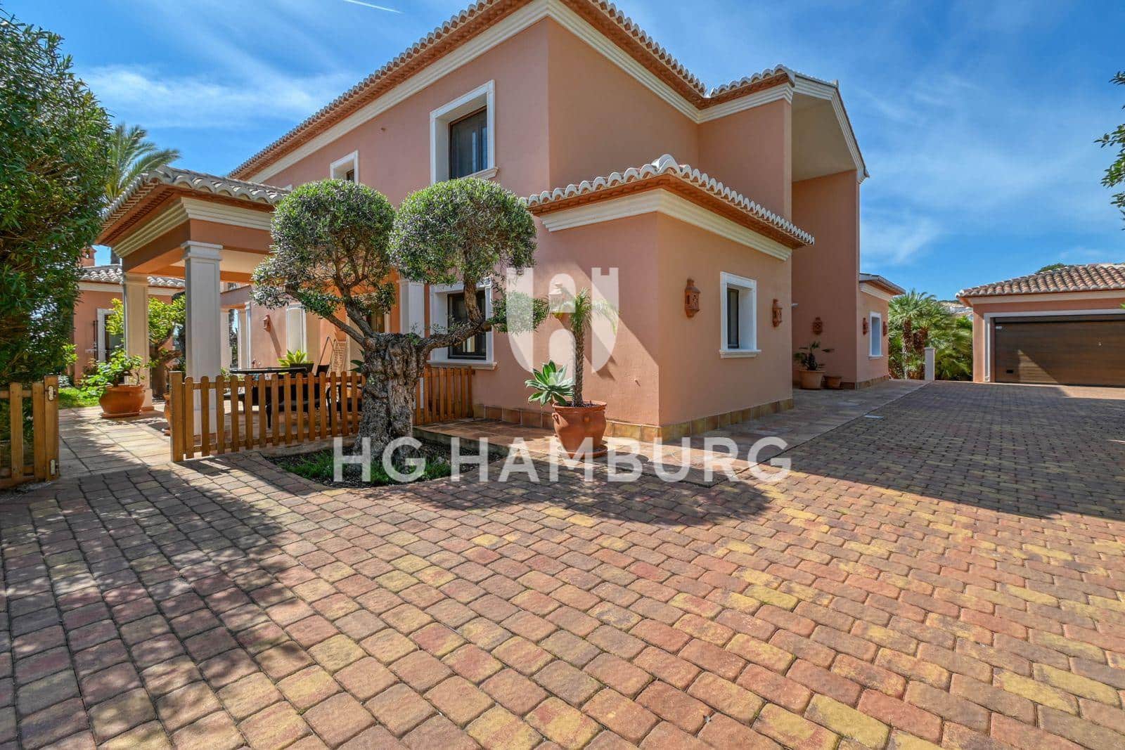 4 bedroom Villa for sale in Moraira with pool garage - € 3,595,000 (Ref: 10163312)