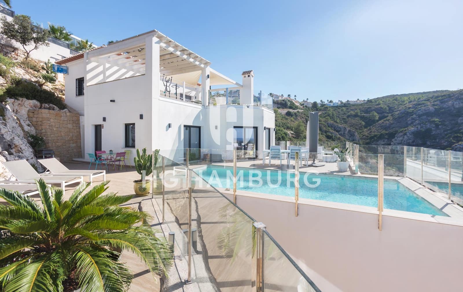 3 bedroom Villa for sale in Denia with pool garage - € 950,000 (Ref: 9572076)