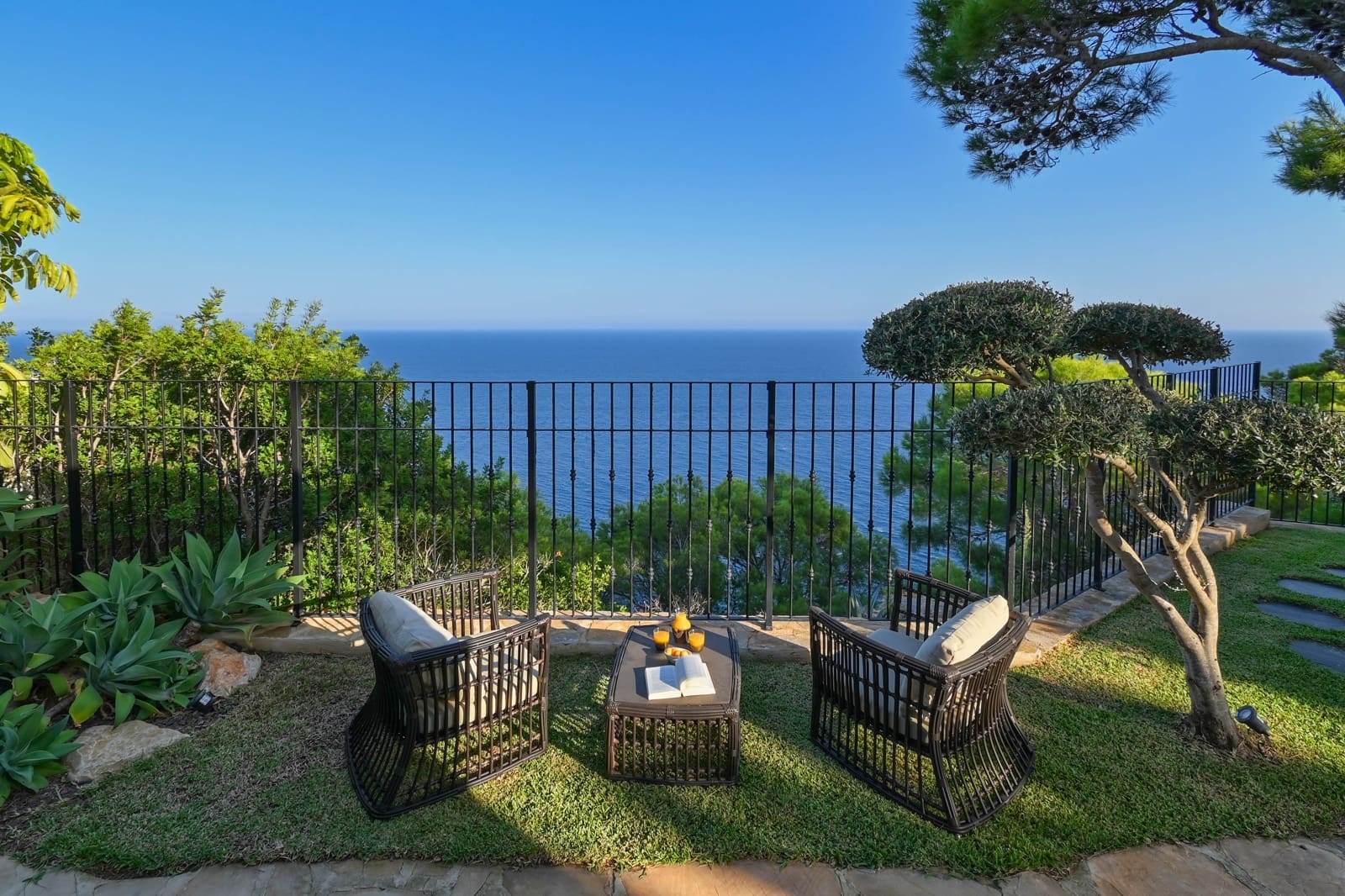 4 bedroom Villa for sale in Javea / Xabia with pool garage - € 5,500,000 (Ref: 9578986)