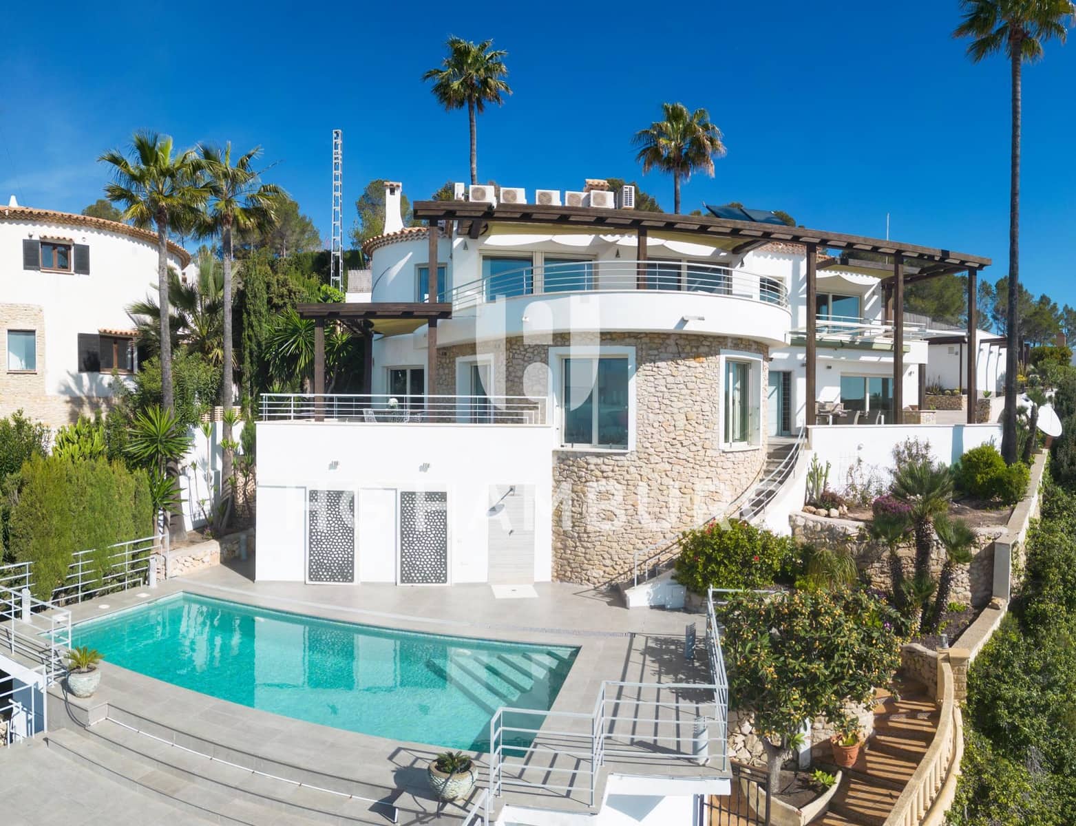 4 bedroom Villa for sale in Benissa with pool garage - € 1,750,000 (Ref: 9578988)