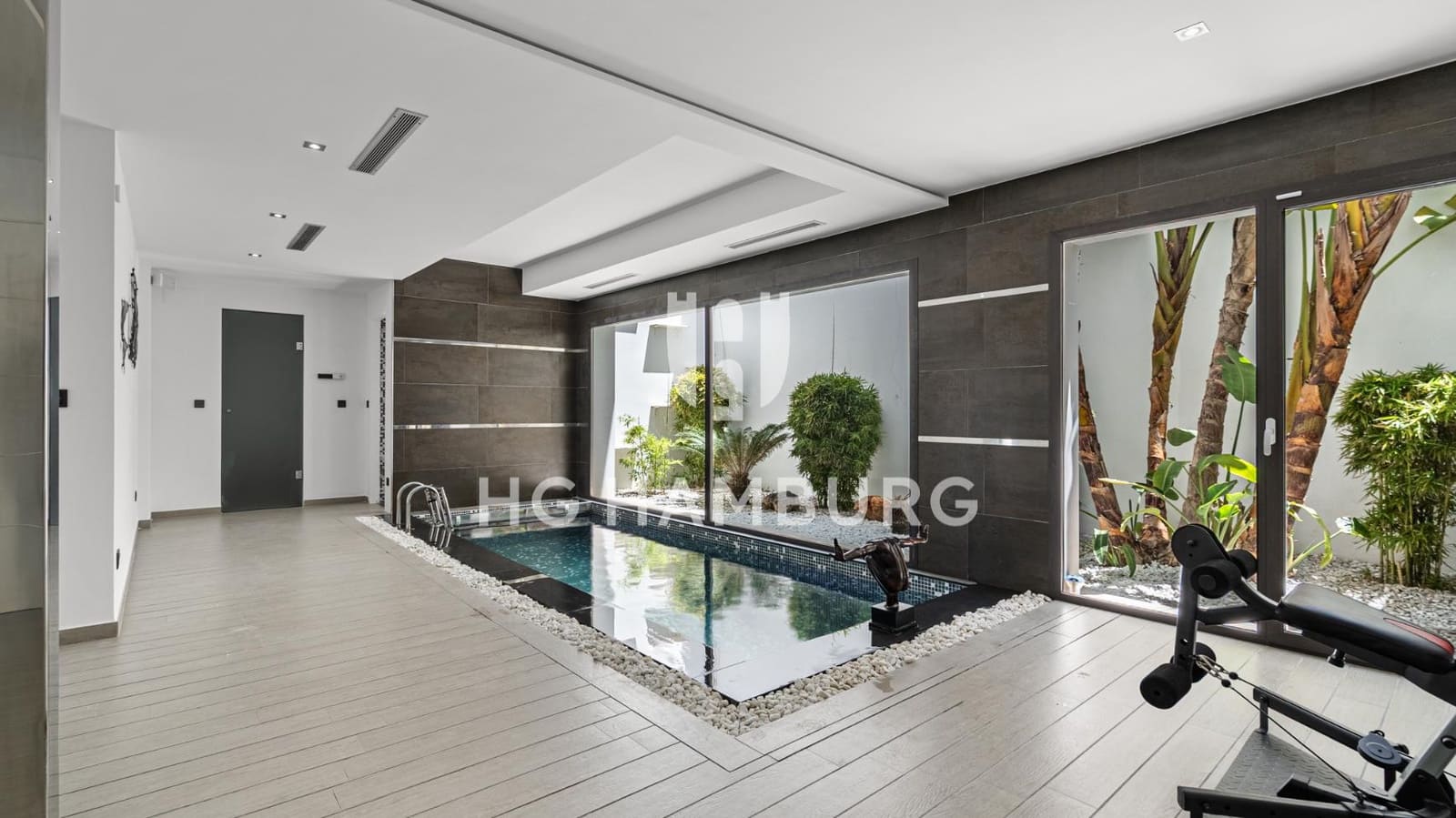 5 soverom Villa til salgs i Javea / Xabia med svømmebasseng garasje - € 2 350 000 (Ref: 9579991)