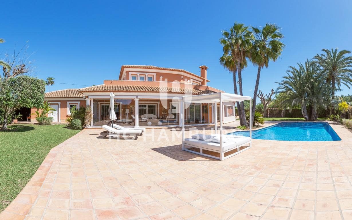 7 bedroom Villa for sale in Denia with pool - € 1,990,000 (Ref: 9584560)