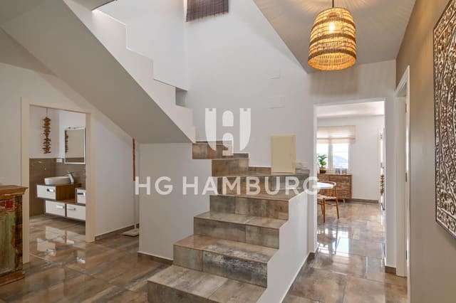 Chalet de 5 habitaciones en Teulada-Moraira en venta con piscina garaje - 1.395.000 € (Ref: 9587956)