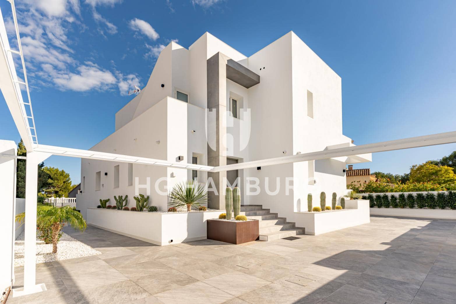 3 bedroom Villa for sale in Teulada-Moraira with pool garage - € 2,400,000 (Ref: 9587989)